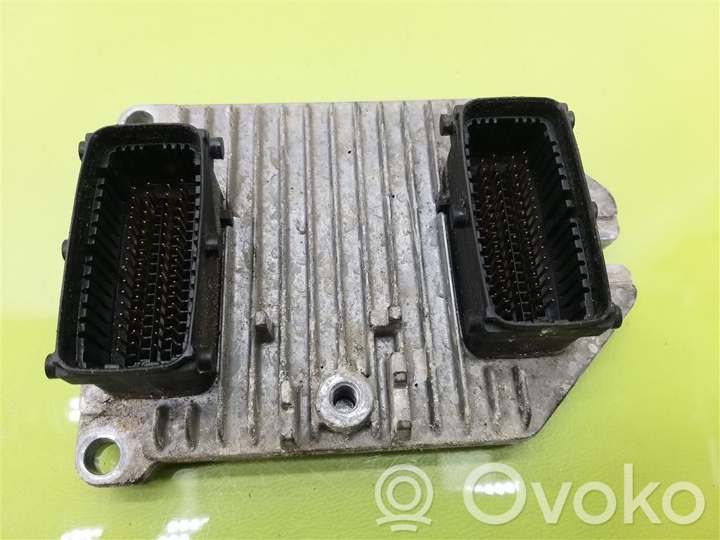 Opel Vectra C Engine control unit/module 