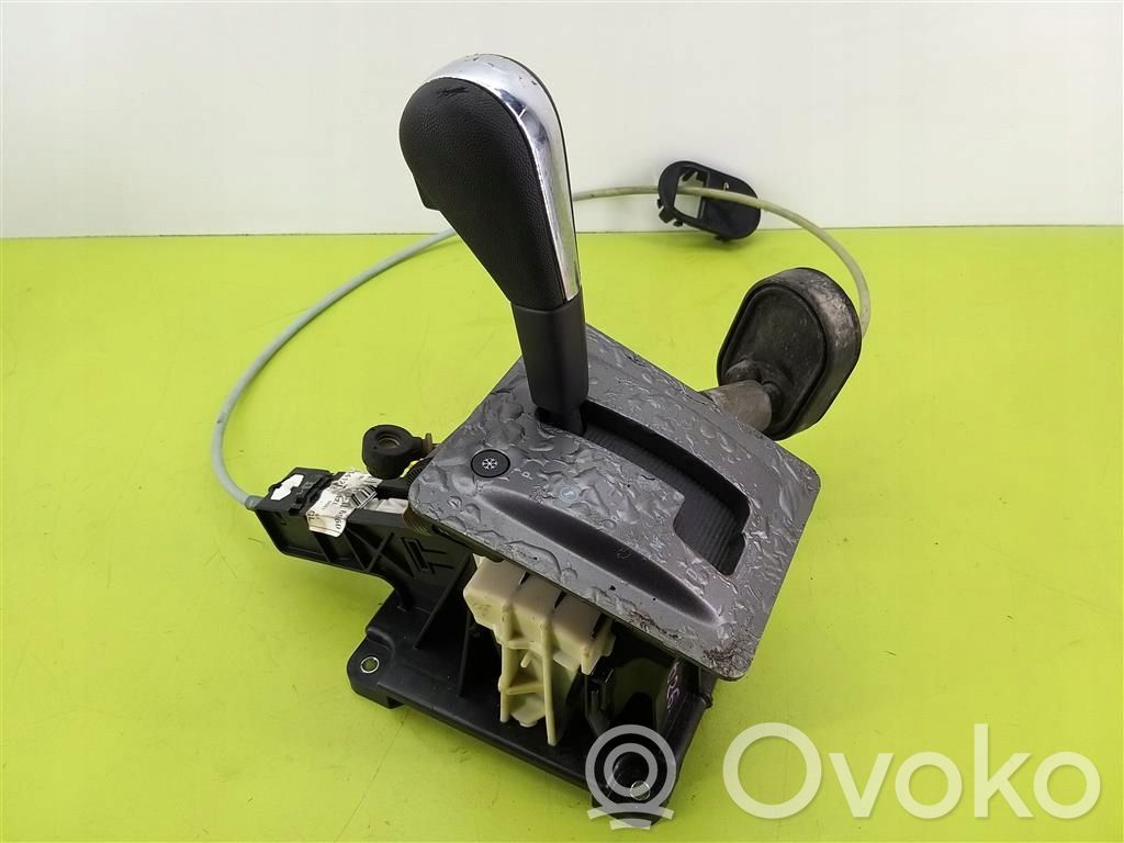 Opel Vectra C Lewarek zmiany biegów / dolny 