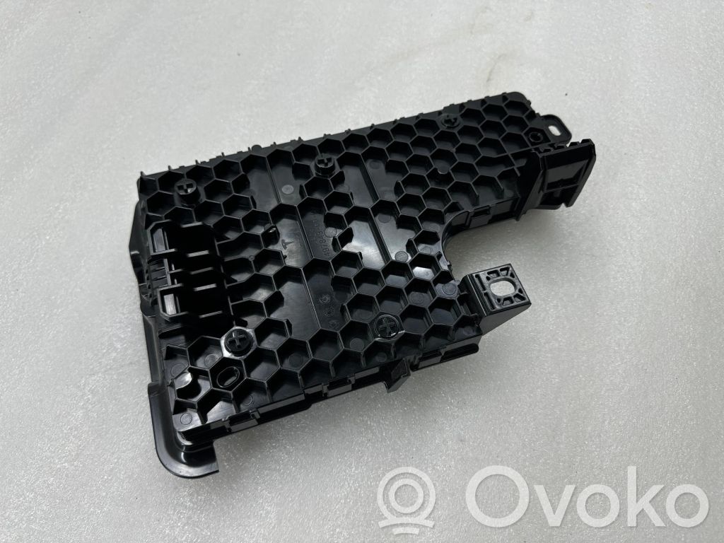 Tesla Model Y Komforto modulis 