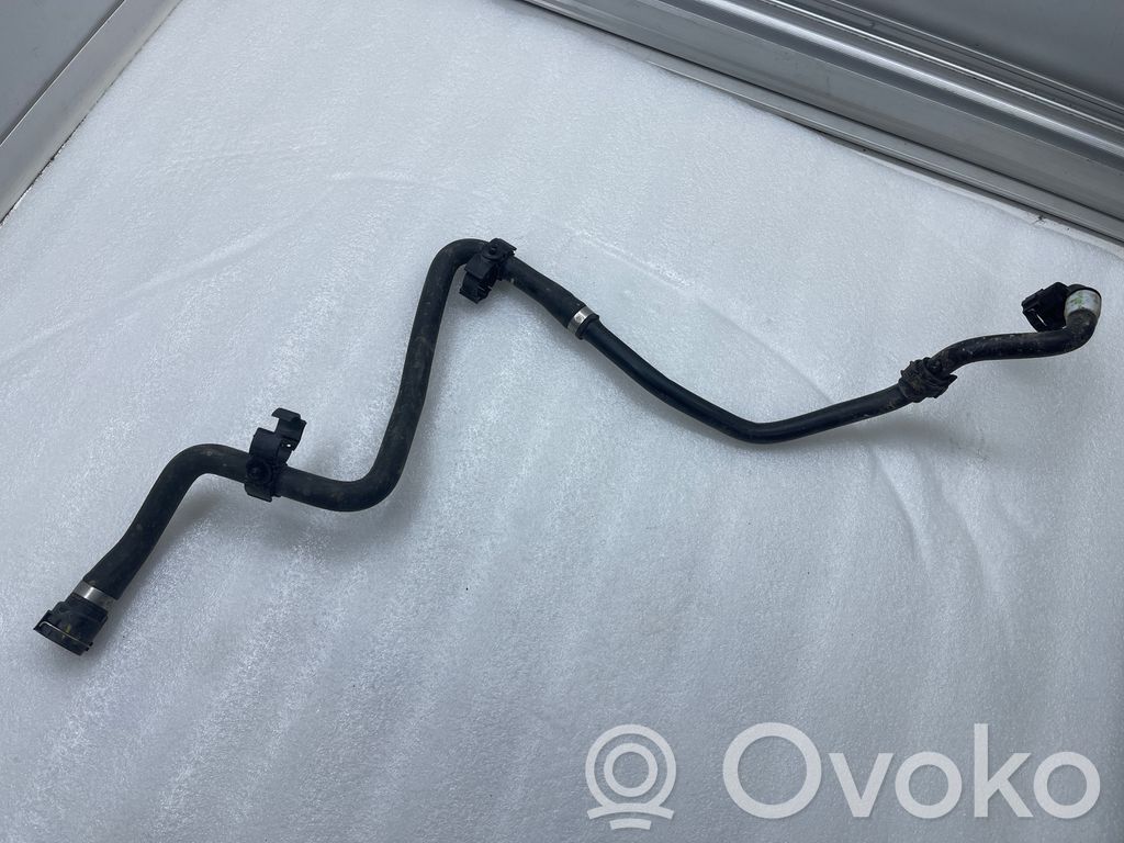 Engine coolant pipe/hose   8477902