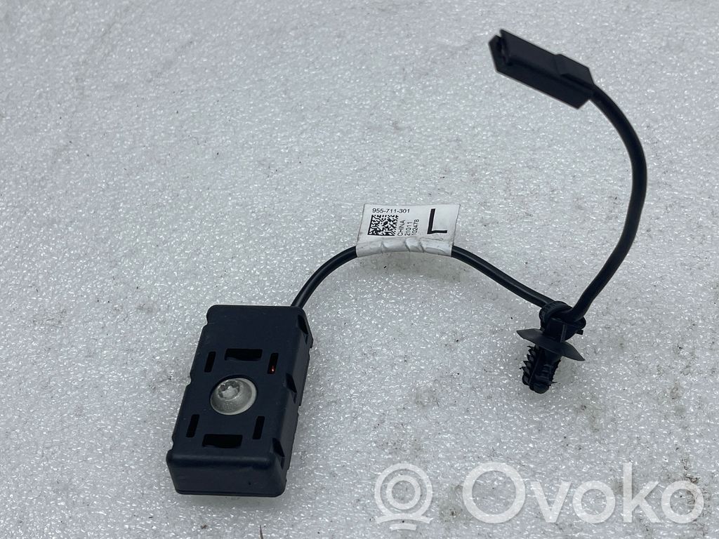 Tesla Model 3 Pystyantennin suodatin 