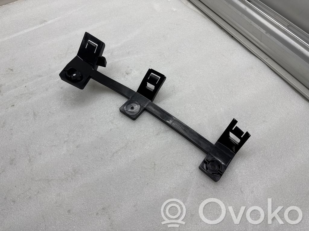 Halterung Scheinwerfer   104695900G