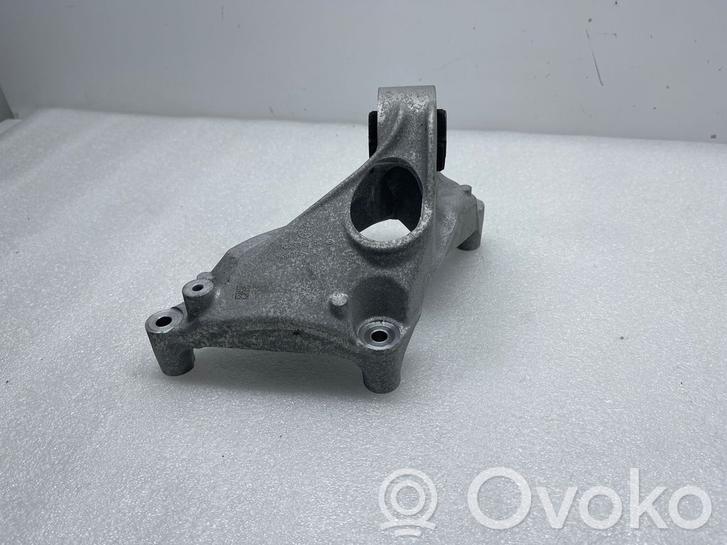 Tesla Model 3 Engine mounting bracket 