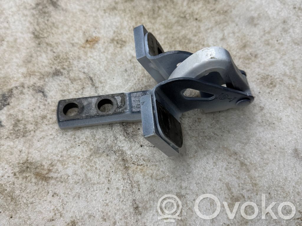 Engine bonnet/hood hinges   020740100A,1138282