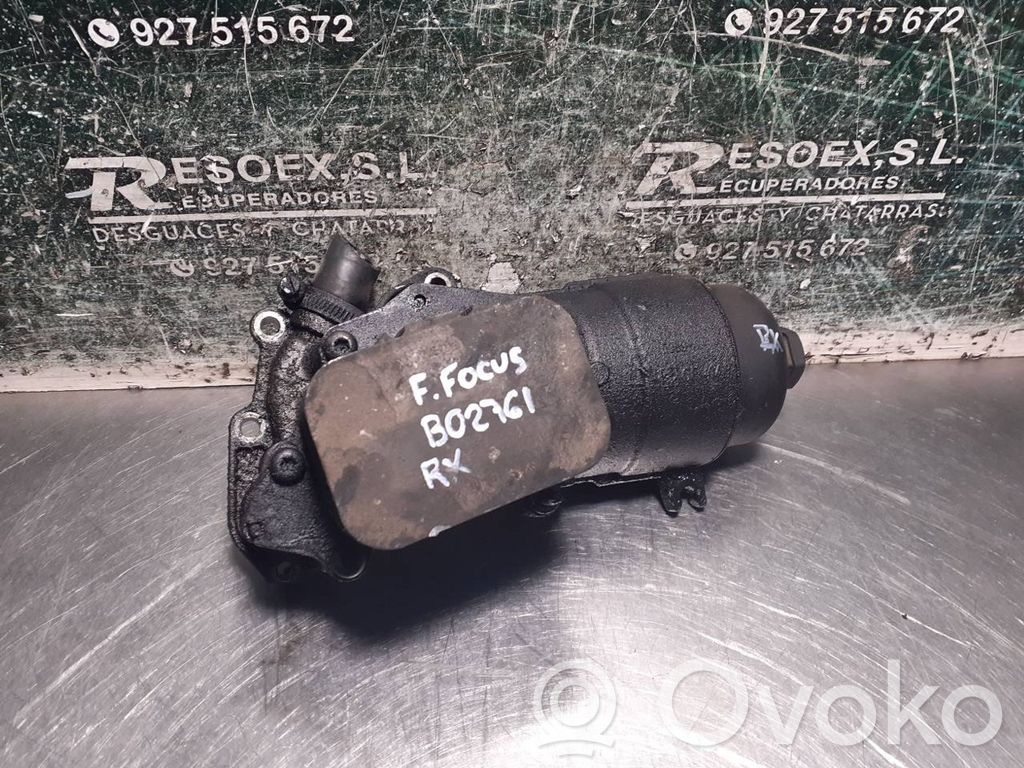 Oil filter mounting bracket