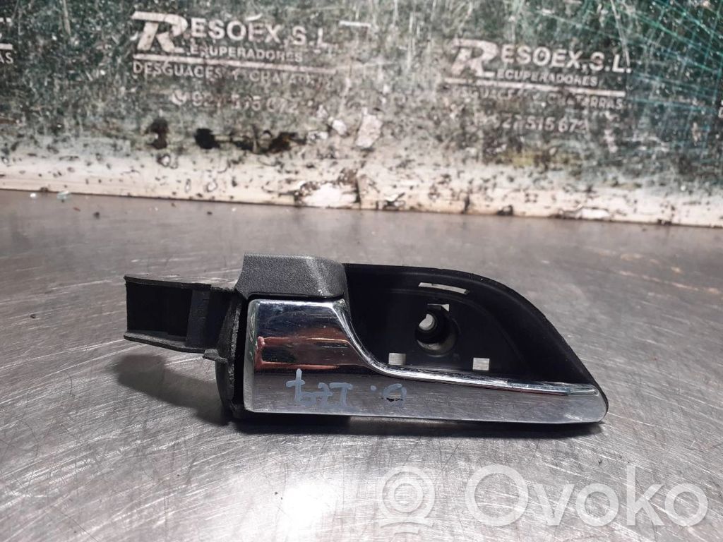 Opel Astra H Manecilla interna puerta delantera 