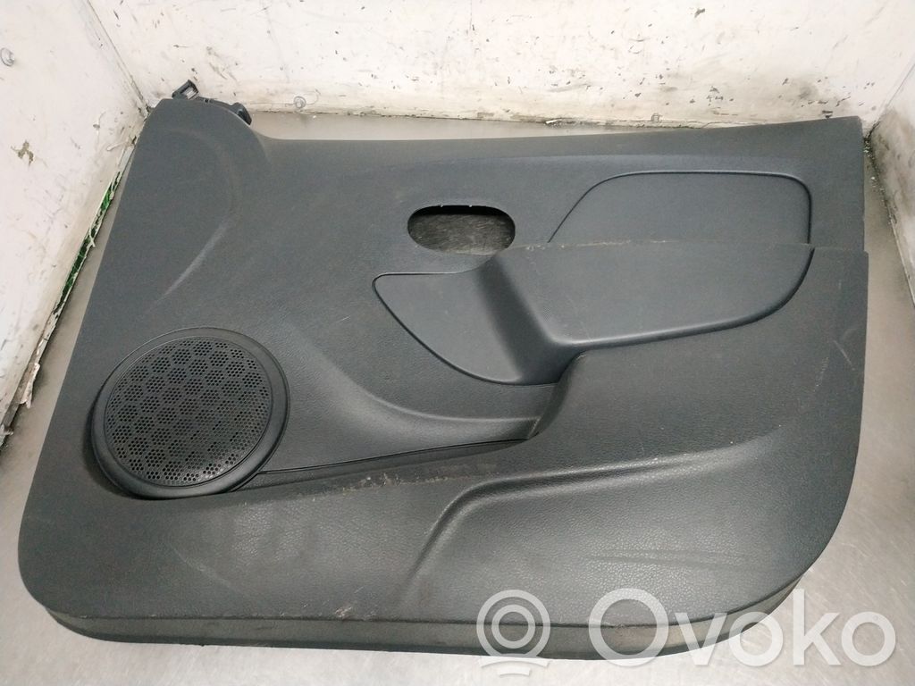 Dacia Sandero II Boczki / Poszycie drzwi przednich 