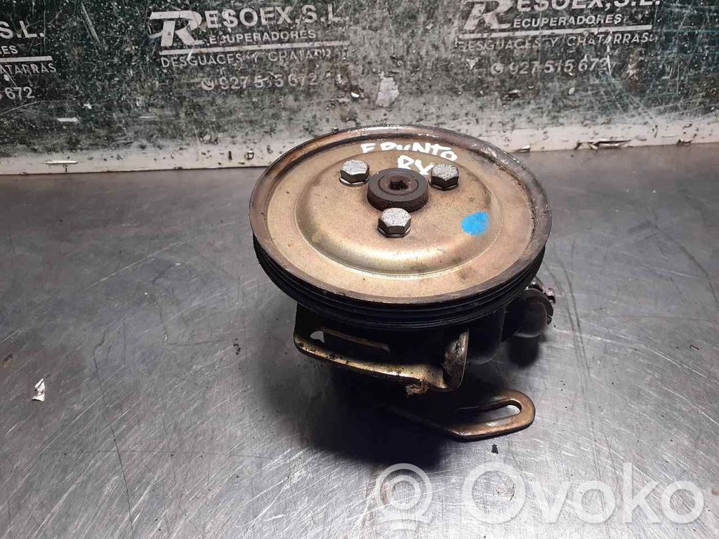 Fiat Punto (176) Vairo stiprintuvo siurblys 