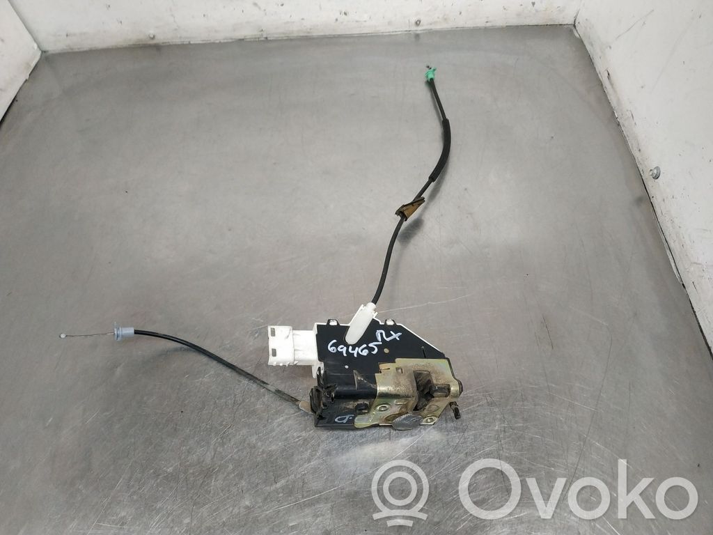 Citroen C4 I Priekšpusē slēdzene 