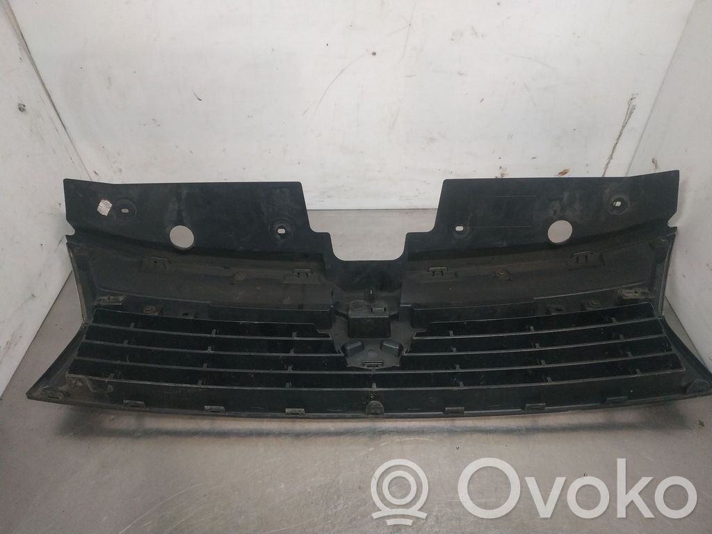 Front grill   623100260R