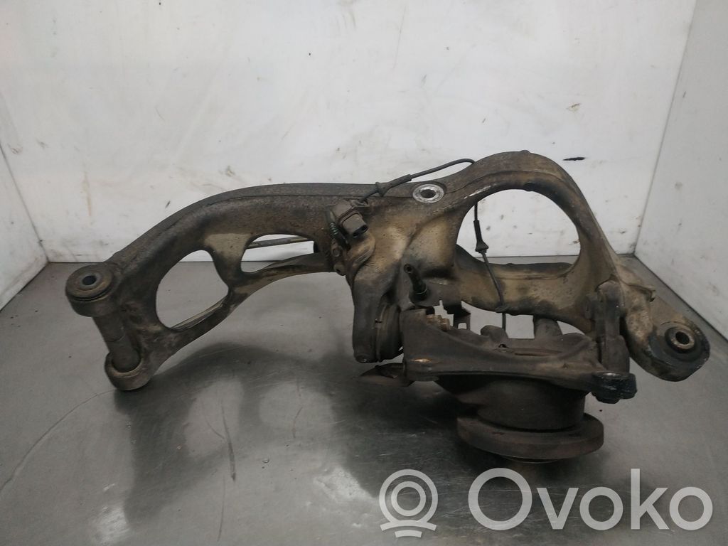 Peugeot 407 Front wheel hub spindle knuckle 