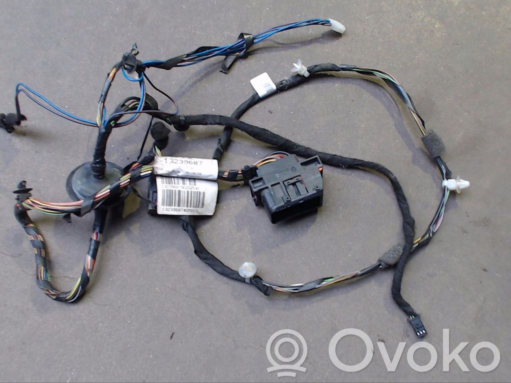 Opel Corsa D Guía del parabrisas de la puerta delantera 