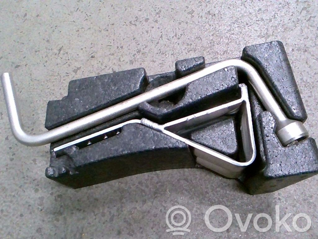 Tool set   8253383,71110149273