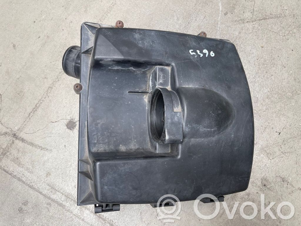 Opel Vivaro Air filter box 
