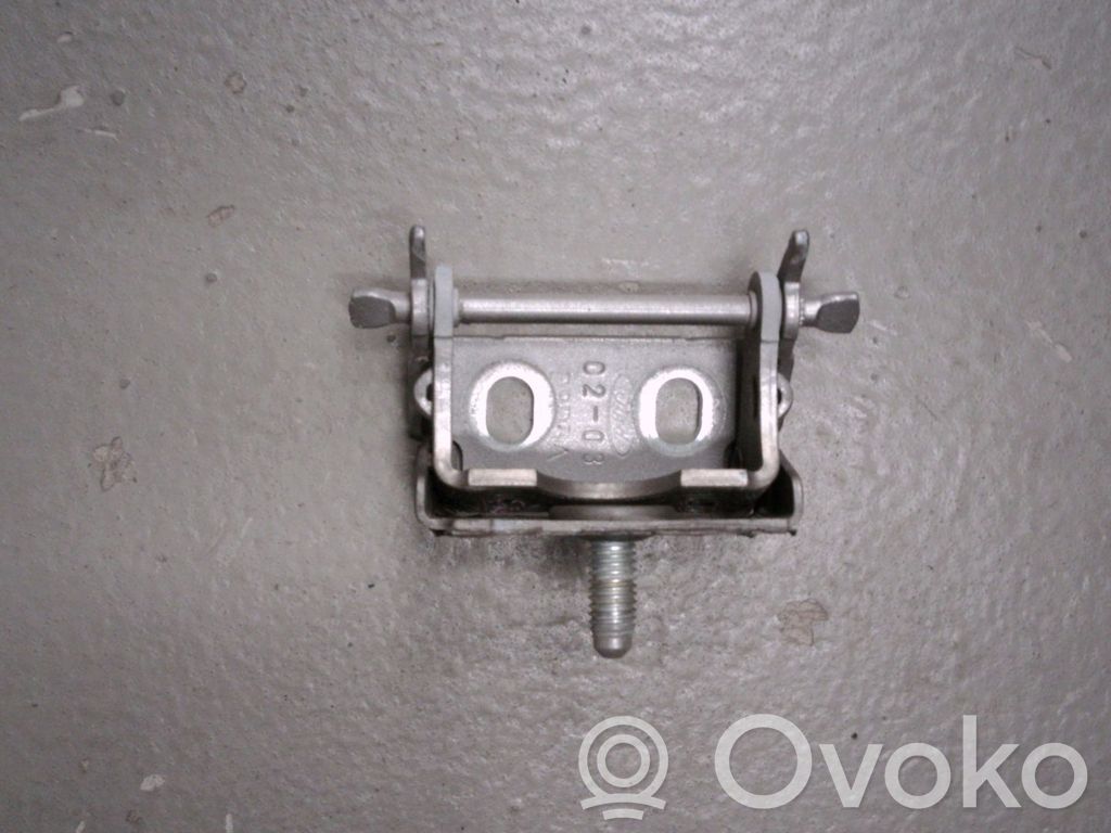 Tailgate/trunk/boot hinge   1527348