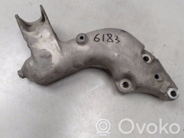 Peugeot 206 Engine mounting bracket 