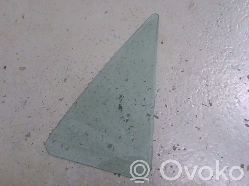 Ventanilla de ventilación de la puerta trasera   G21B72661B