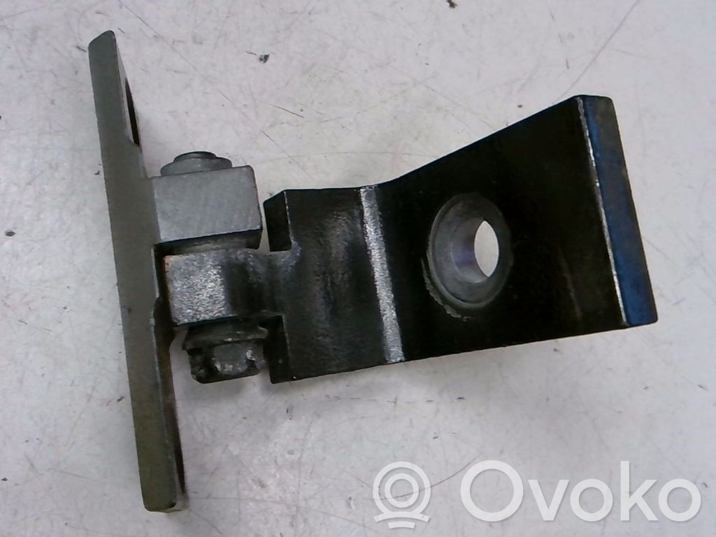Front door upper hinge   7068074,41517181476
