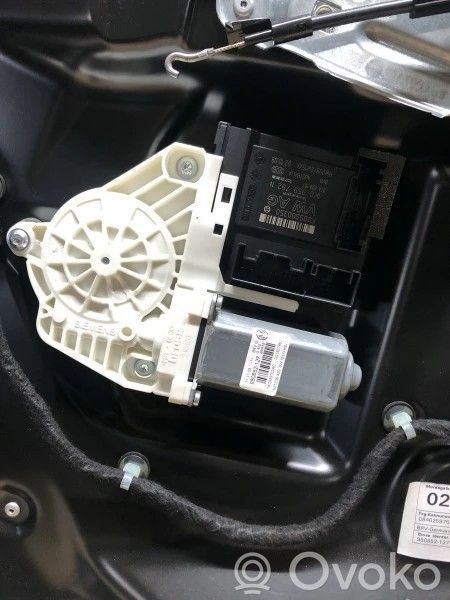 Volkswagen PASSAT B6 Motor macara geam ușă față 