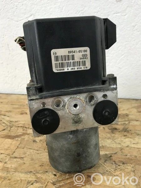 Toyota Avensis T250 ABS Steuergerät 