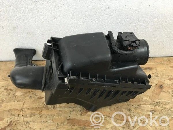 Toyota Avensis T250 Air filter box 