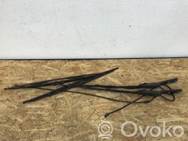 Opel Vivaro Ramię wycieraczki szyby przedniej / czołowej 