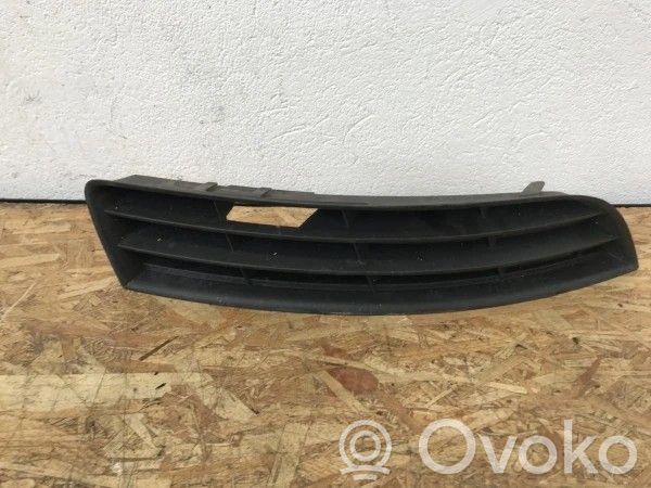 Volkswagen PASSAT B6 Grilă inferioară bară față 