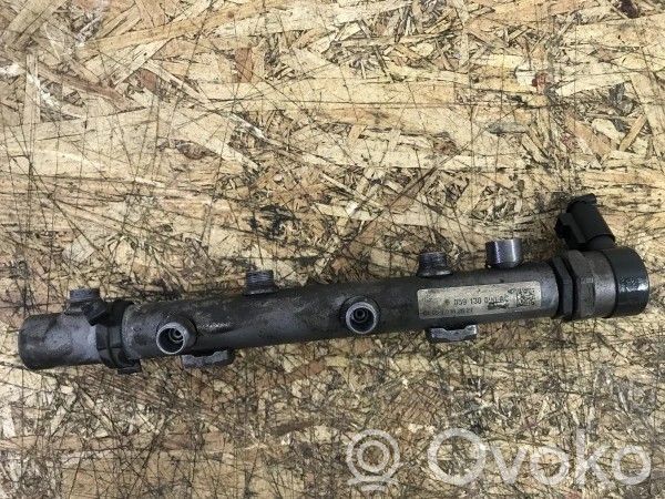 Audi A6 S6 C6 4F Listwa wtryskowa 
