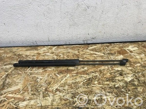 Amortyzator klapy tylnej bagażnika   8A61A406A10AC,25768