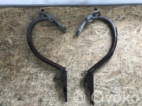 Mitsubishi L200 Tailgate/trunk/boot hinge 