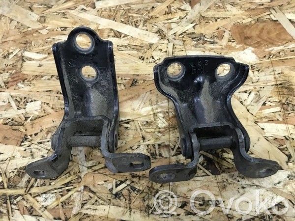 Front door upper hinge   60479AJ010,34147