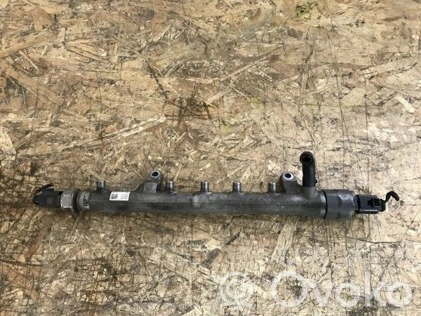 Volkswagen Polo V 6R Kraftstoffverteiler Einspritzleiste Verteilerrohr 