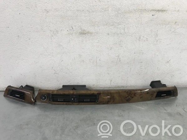 BMW 3 E90 E91 Centrālais gaisa ventilācijas režģis 