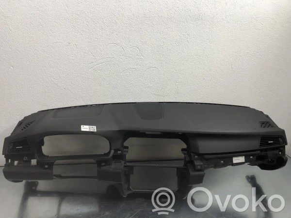 BMW 5 F10 F11 Deska rozdzielcza 