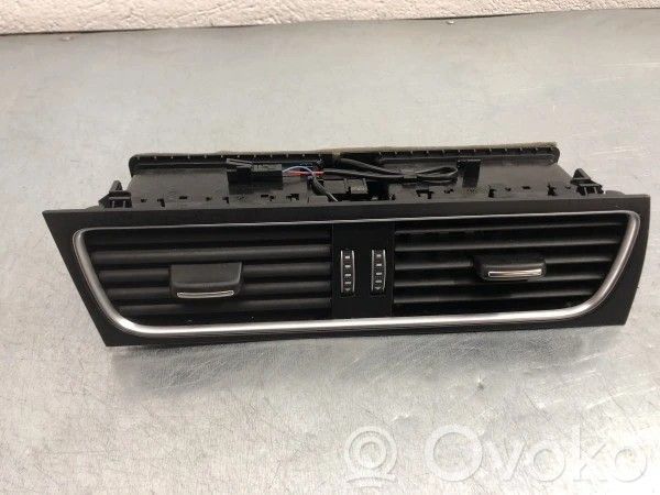 Dysze / Kratki środkowego nawiewu deski rozdzielczej   8T1820951E,80245