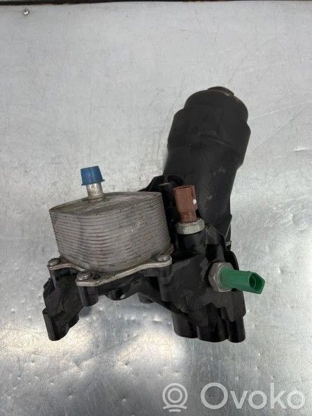 Audi A4 S4 B8 8K Supporto di montaggio del filtro dell’olio 