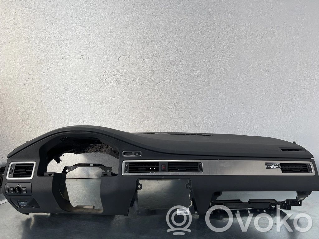 Volvo V70 Panelė 