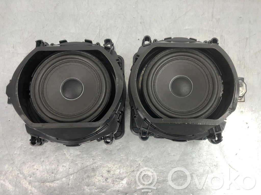 BMW X3 F25 Subwoofer 