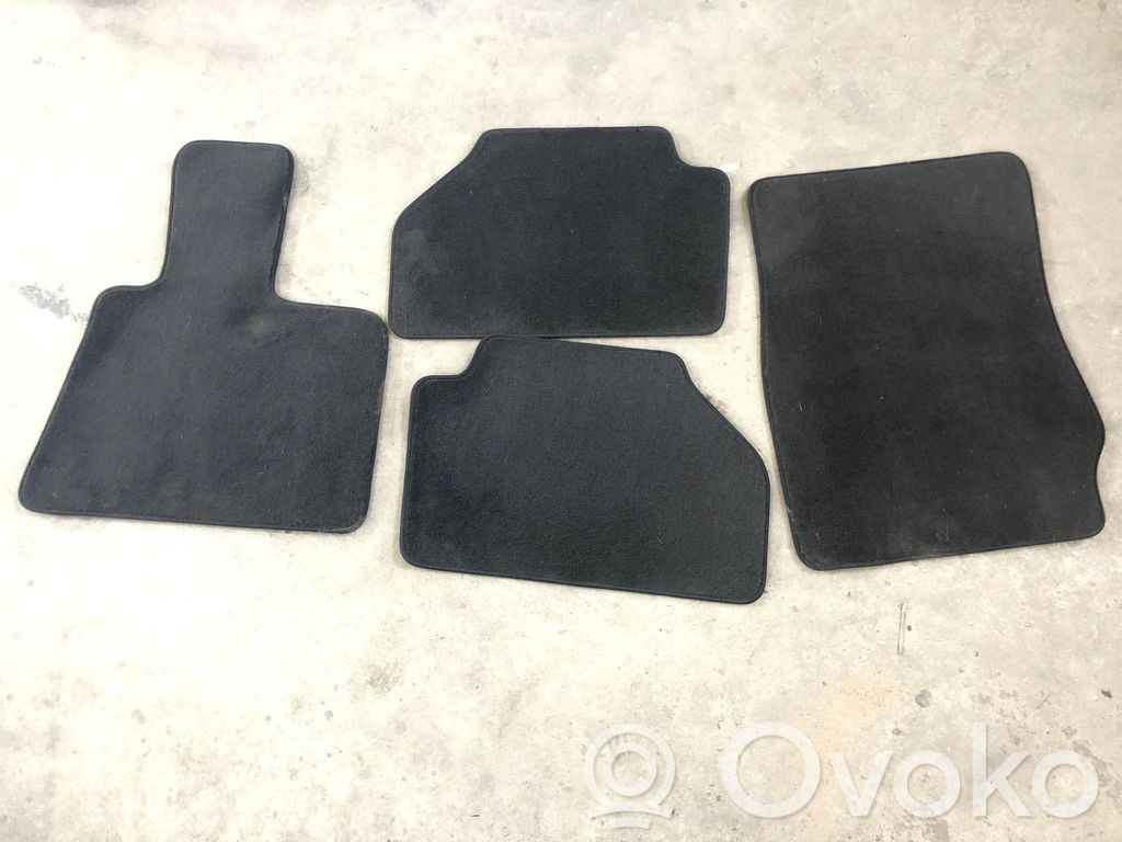 Nissan Qashqai Kilimėlių komplektas 