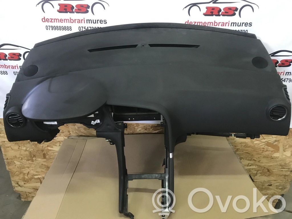 Peugeot 3008 I Панель 