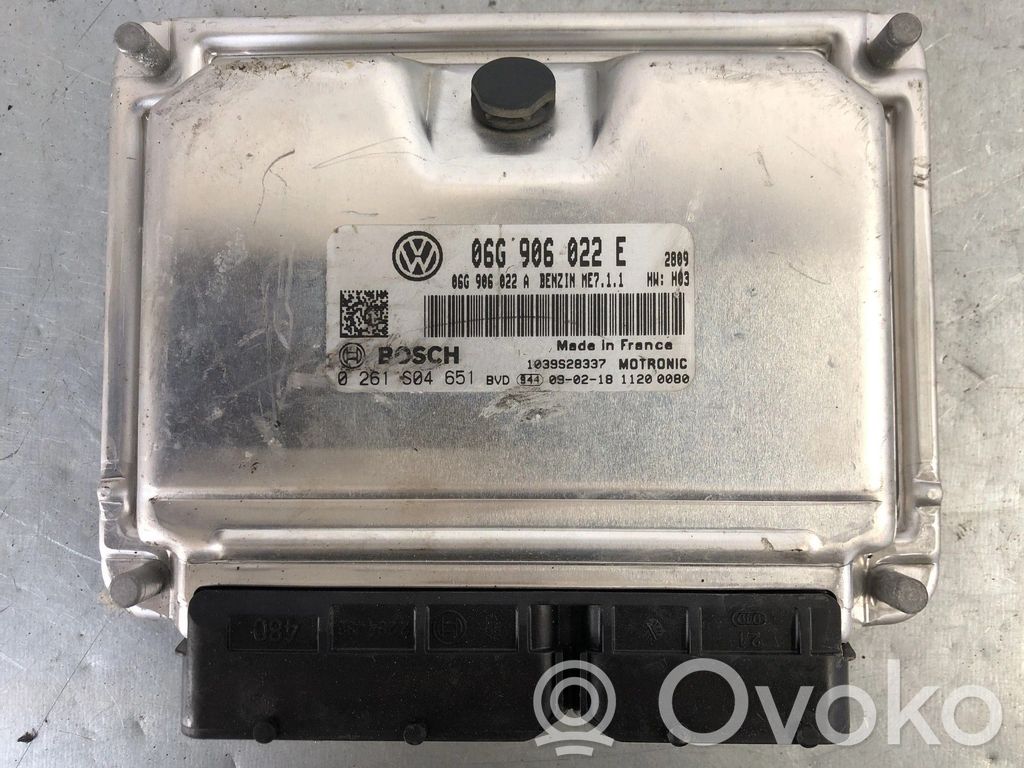 Volkswagen Touran I Engine control unit/module ECU 