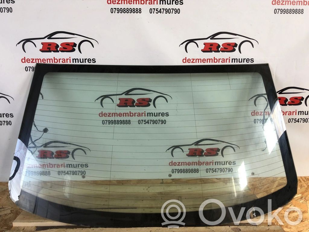 BMW 7 E65 E66 Aizmugurējais stikls 