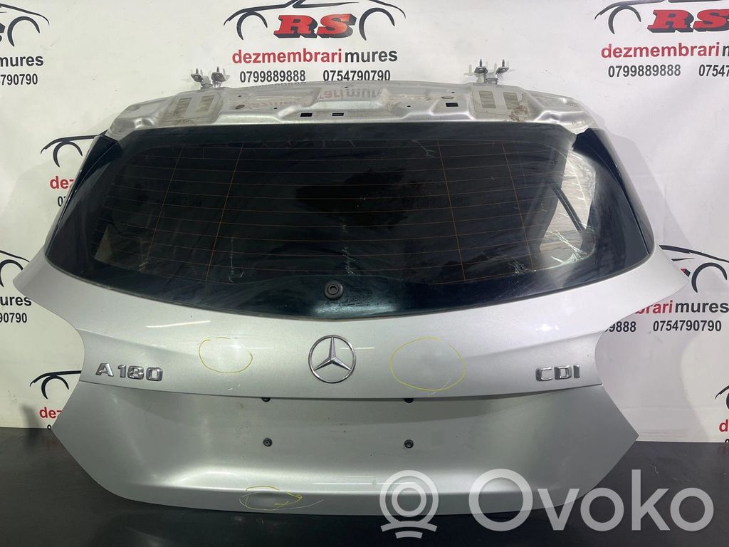 Mercedes-Benz A W176 Takaluukun/tavaratilan kansi 