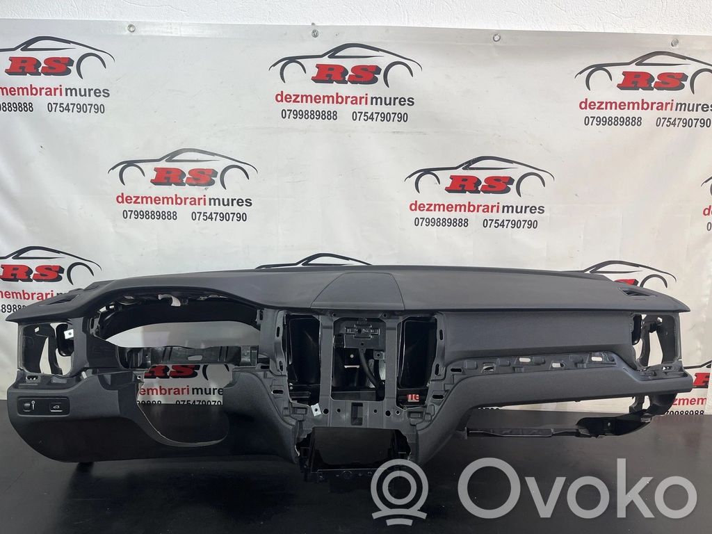 Volvo XC60 Kojelauta 