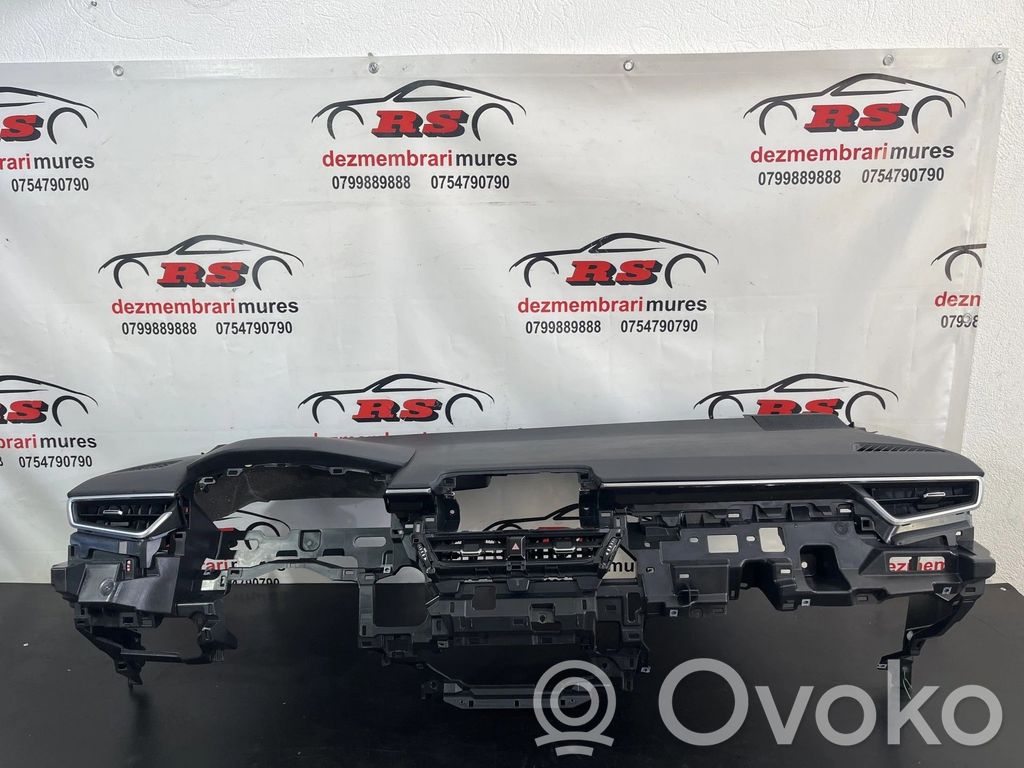 Toyota Corolla E160 E170 Панель 