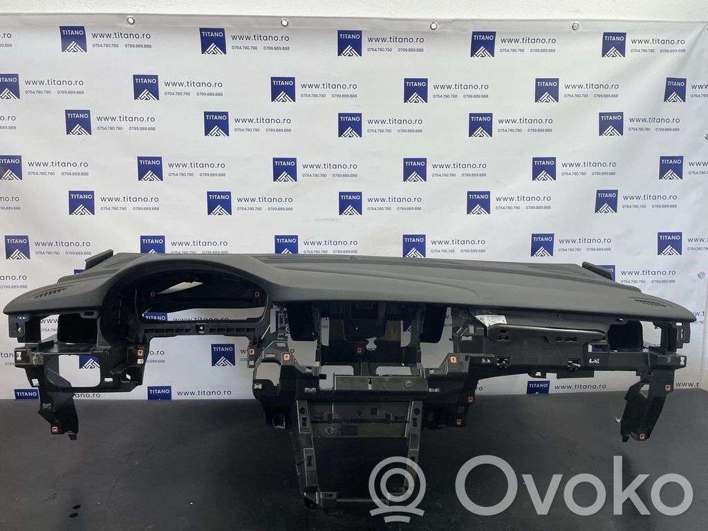 Opel Astra K Панель 