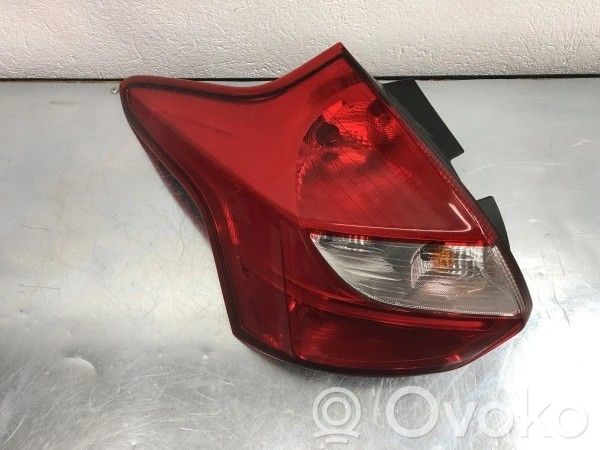 Ford Focus Aizmugurējais lukturis virsbūvē 