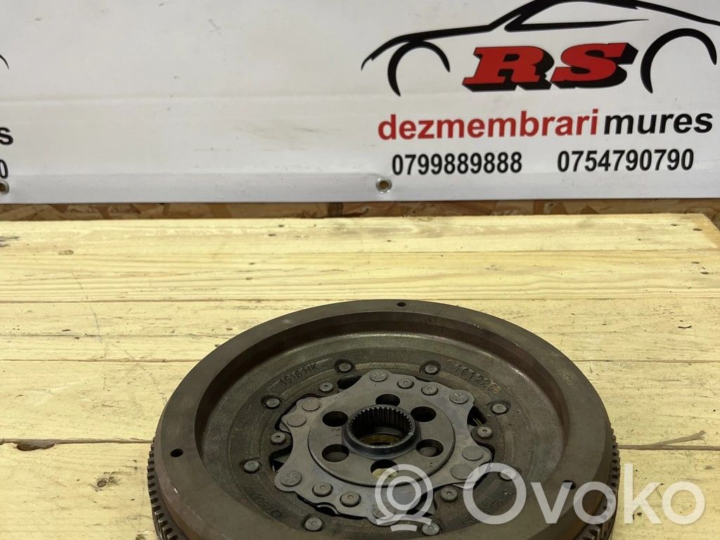 Volkswagen PASSAT B7 Flywheel 