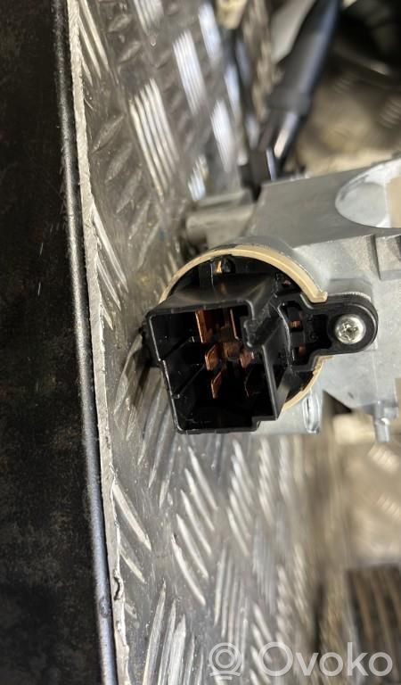 Mazda 2 Užvedimo spynelė 