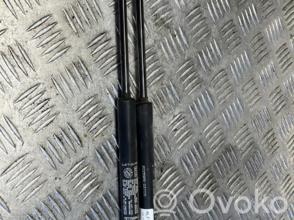 Alfa Romeo 147 Tailgate/trunk strut/damper 